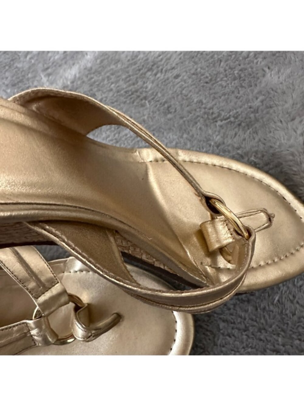 Lilly Pulitzer Gold Metallic Wedge Thong Sandals - Picture 4 of 8